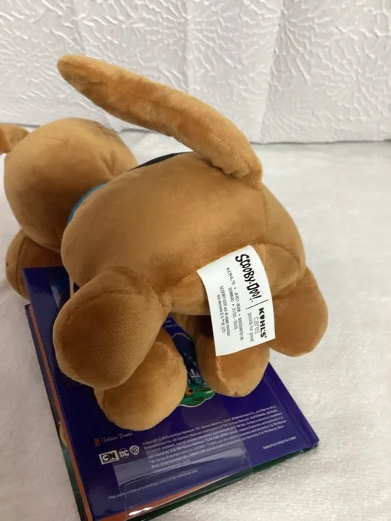 Scooby Doo Kohls Cares “A Halloween Mystery” Book & 9” Sitting Plush NEW - Picture 7 of 11